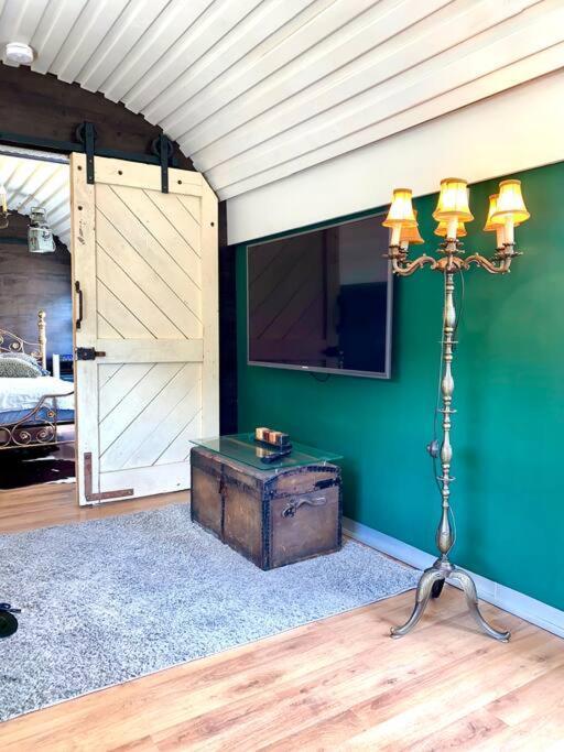 Villa Gleis 1, Eisenbahn Waggon Mit Whirlpool Und Ofen Dahlem  Exterior foto